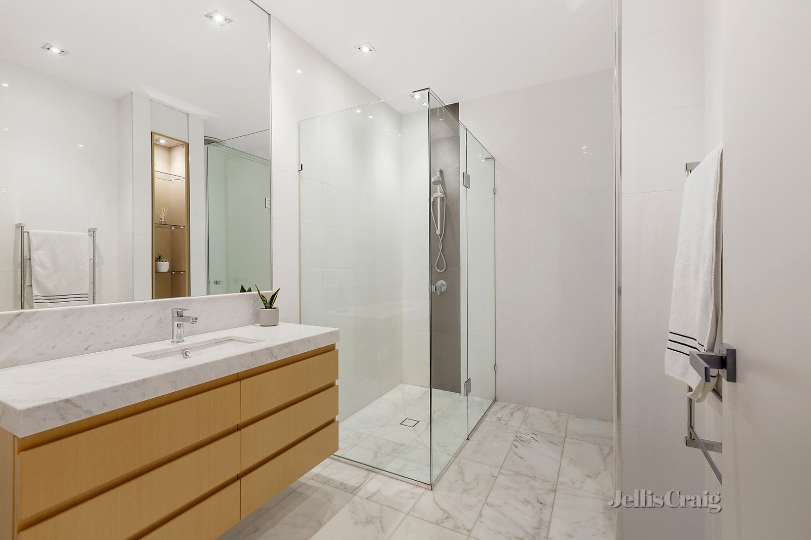 5/56 Osborne Avenue, Glen Iris image 5