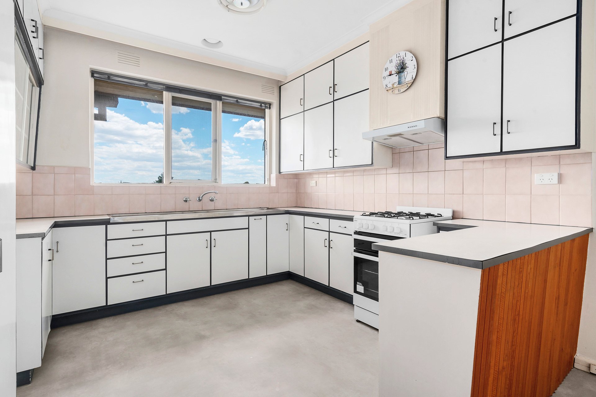 Property Gallery Thumbnail 3