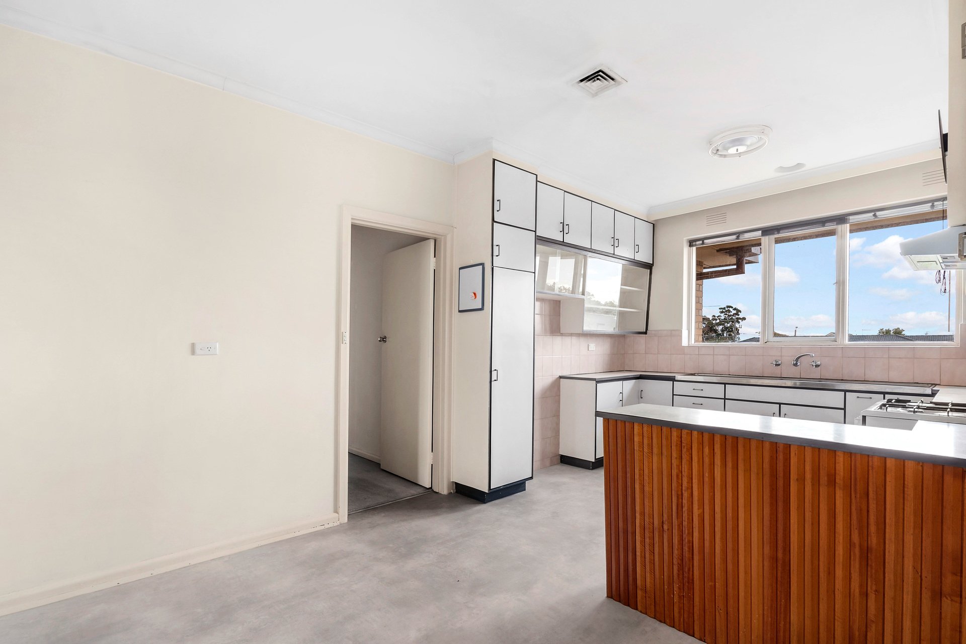Property Gallery Thumbnail 4