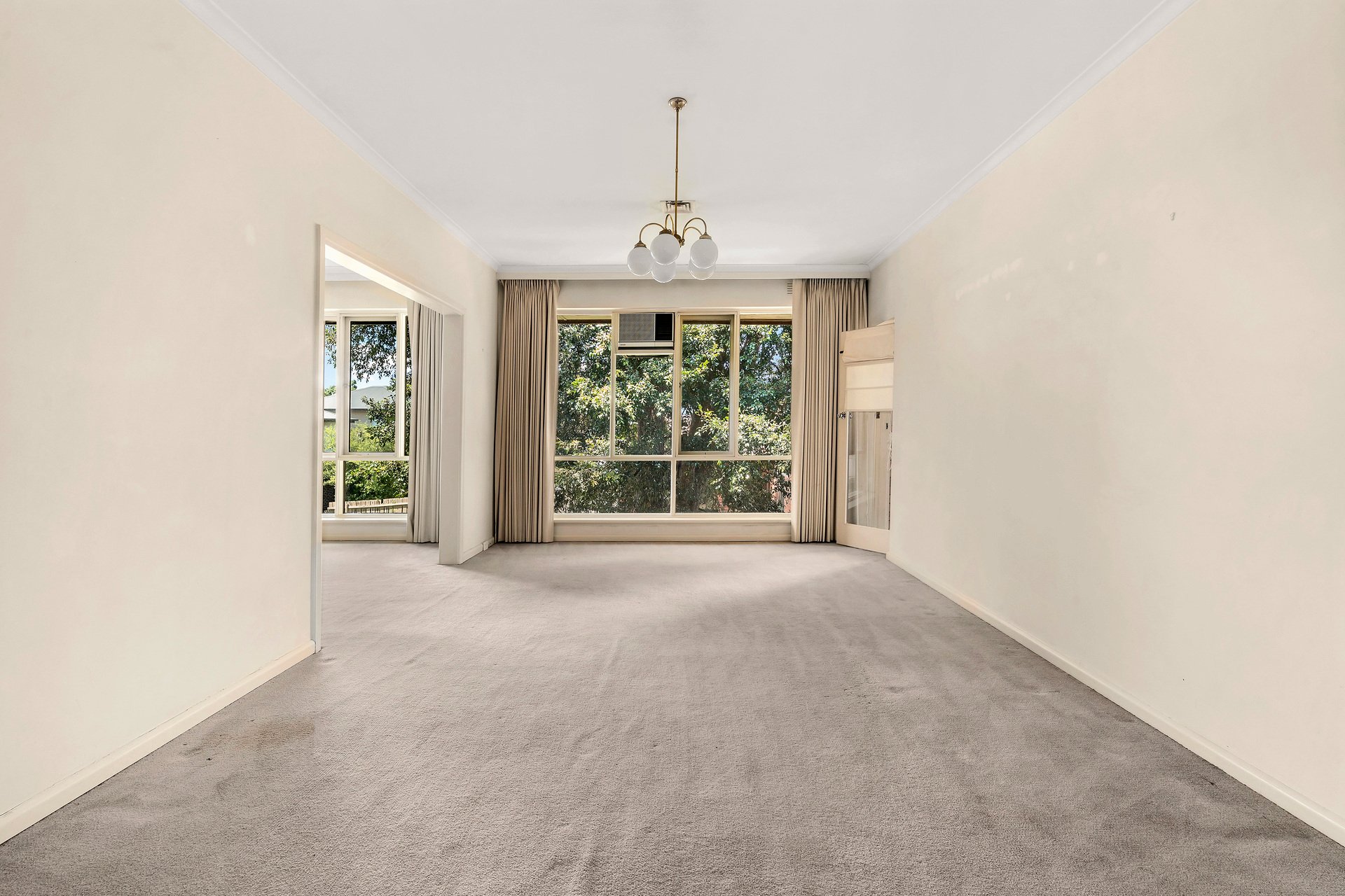 Property Gallery Thumbnail 6