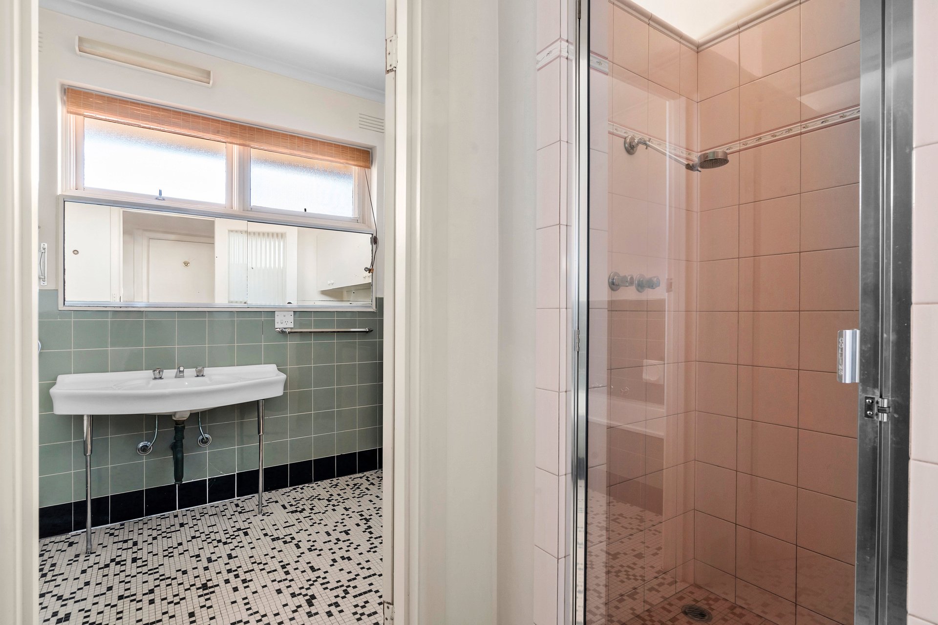 Property Gallery Thumbnail 9