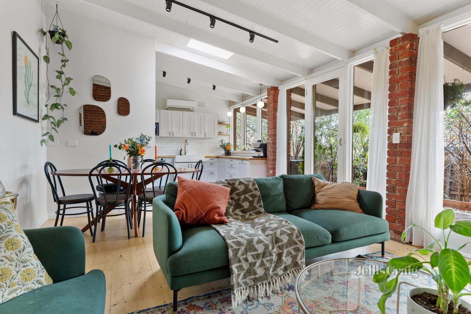 5/58B Looker Road, Montmorency image 4