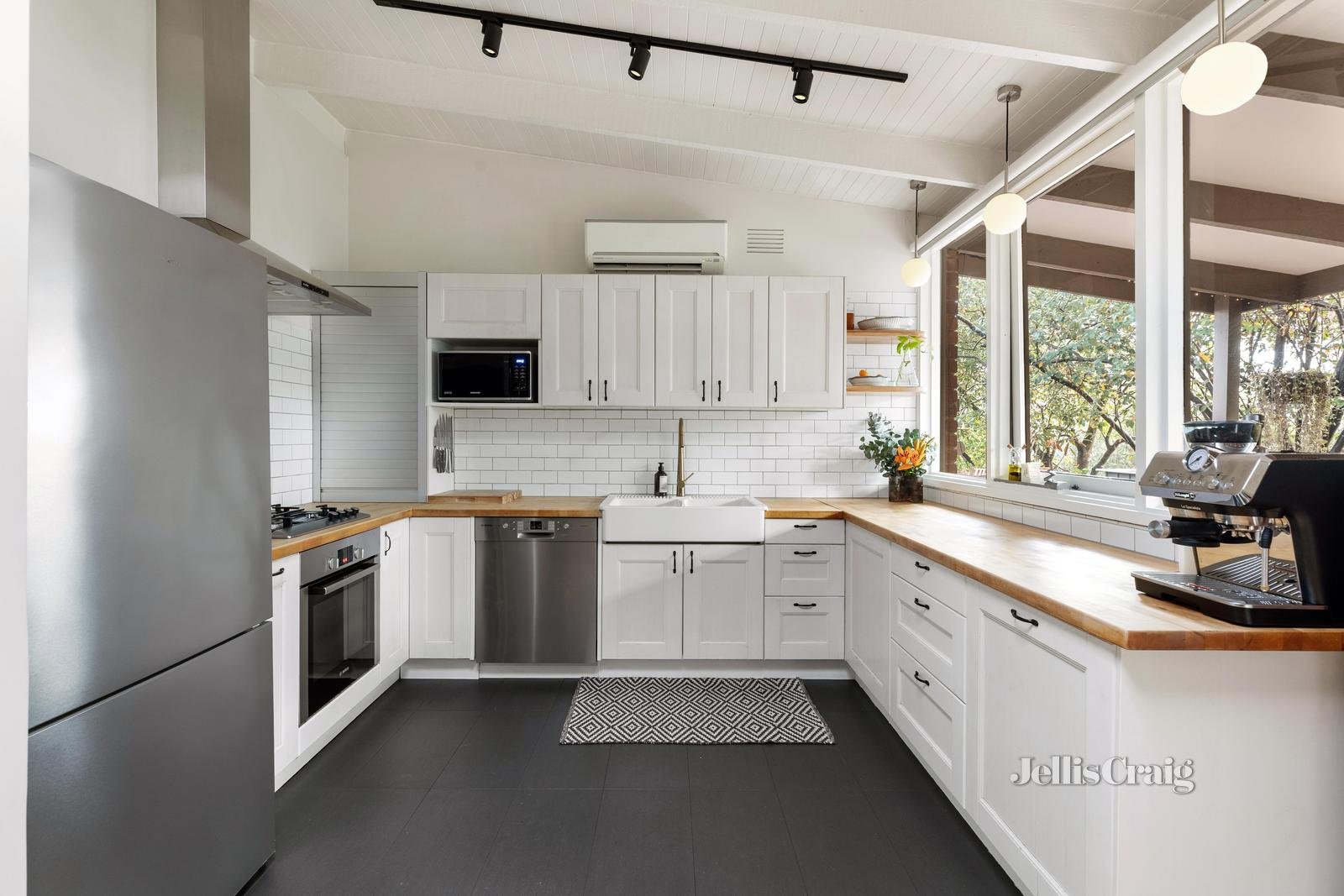 5/58B Looker Road, Montmorency image 5