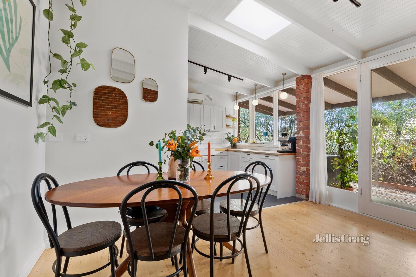 5/58B Looker Road, Montmorency image 6