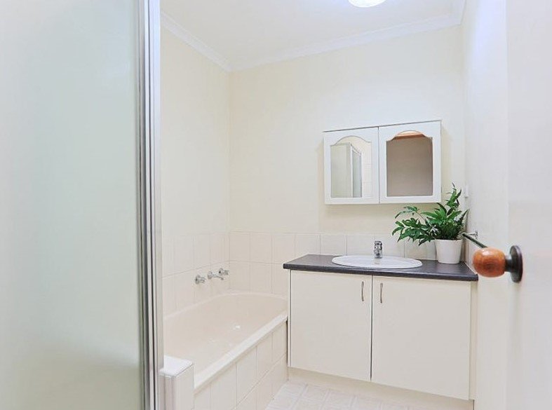 5/59 Hewish Road, Croydon image 5