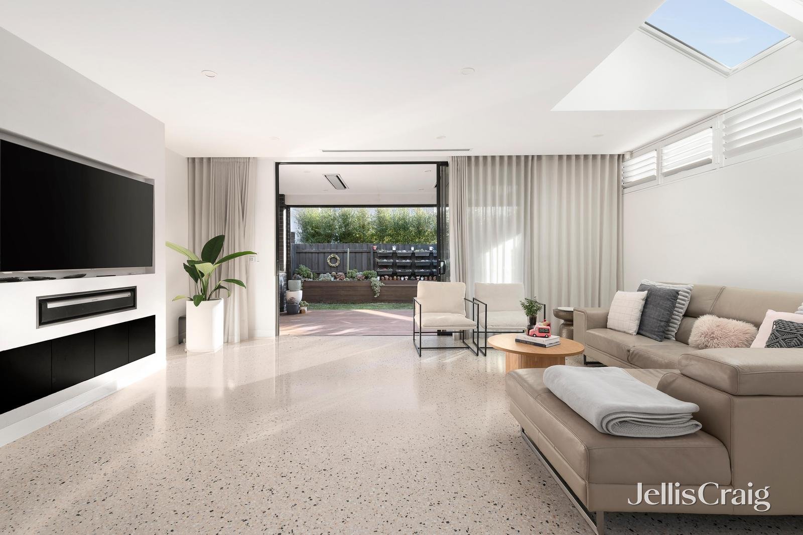 55A Graham Street, Newport image 2