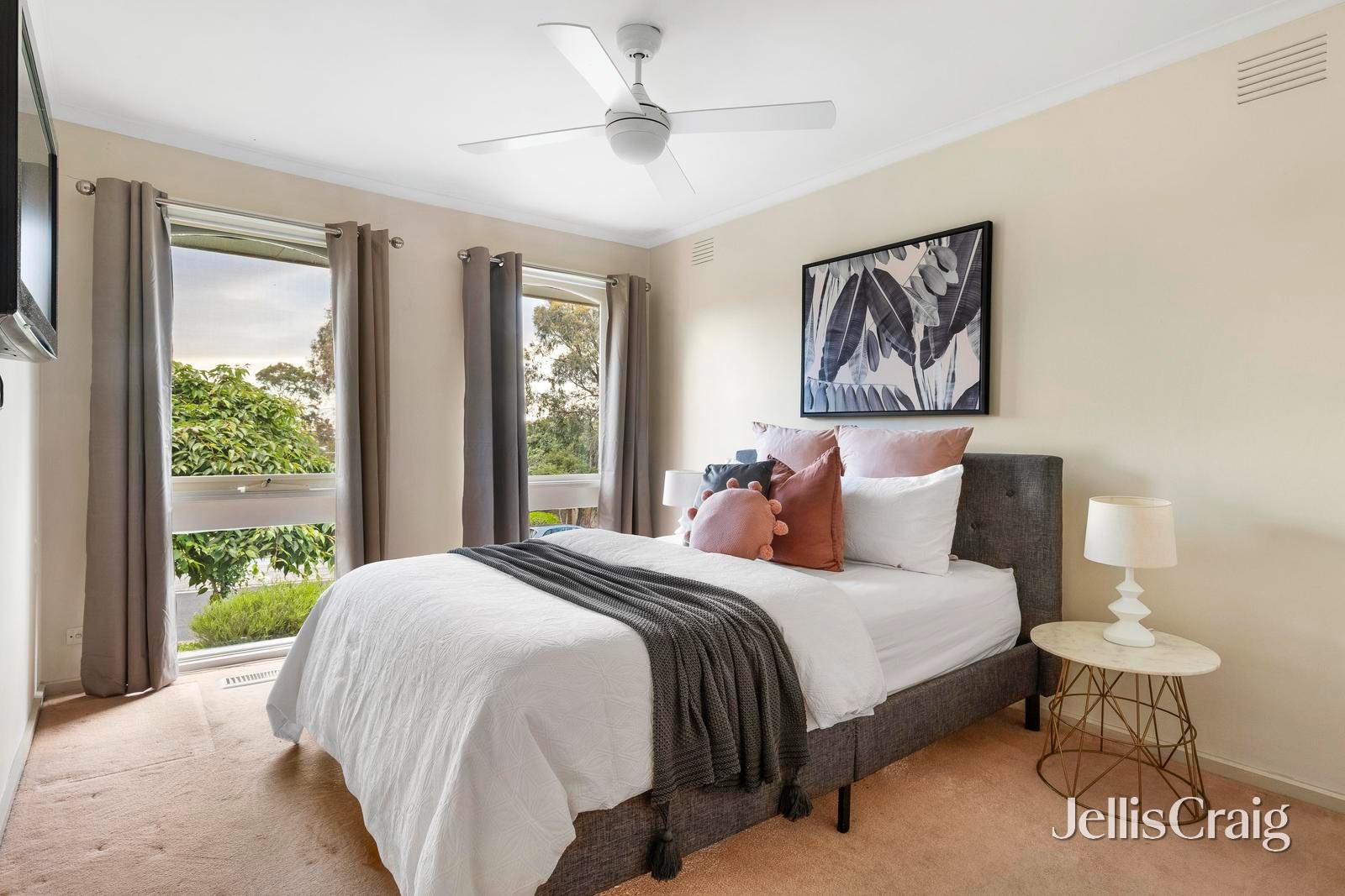 56 Avandina Crescent, Greensborough image 8