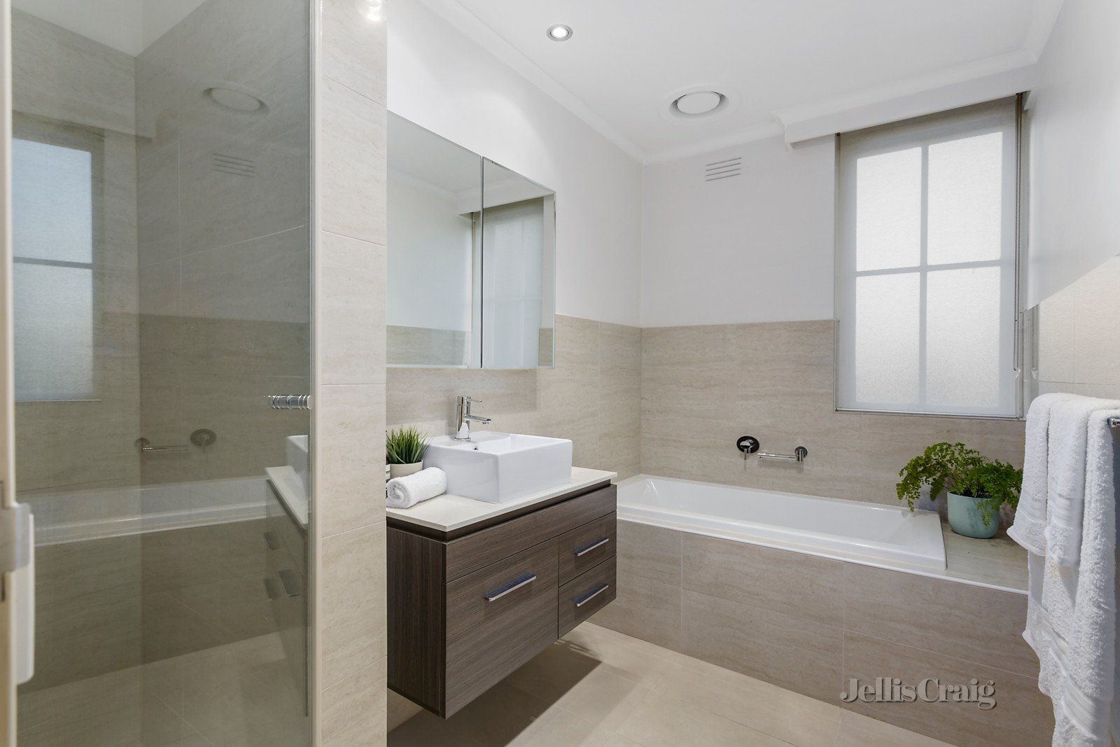 5/6 Balwyn Road, Canterbury image 7