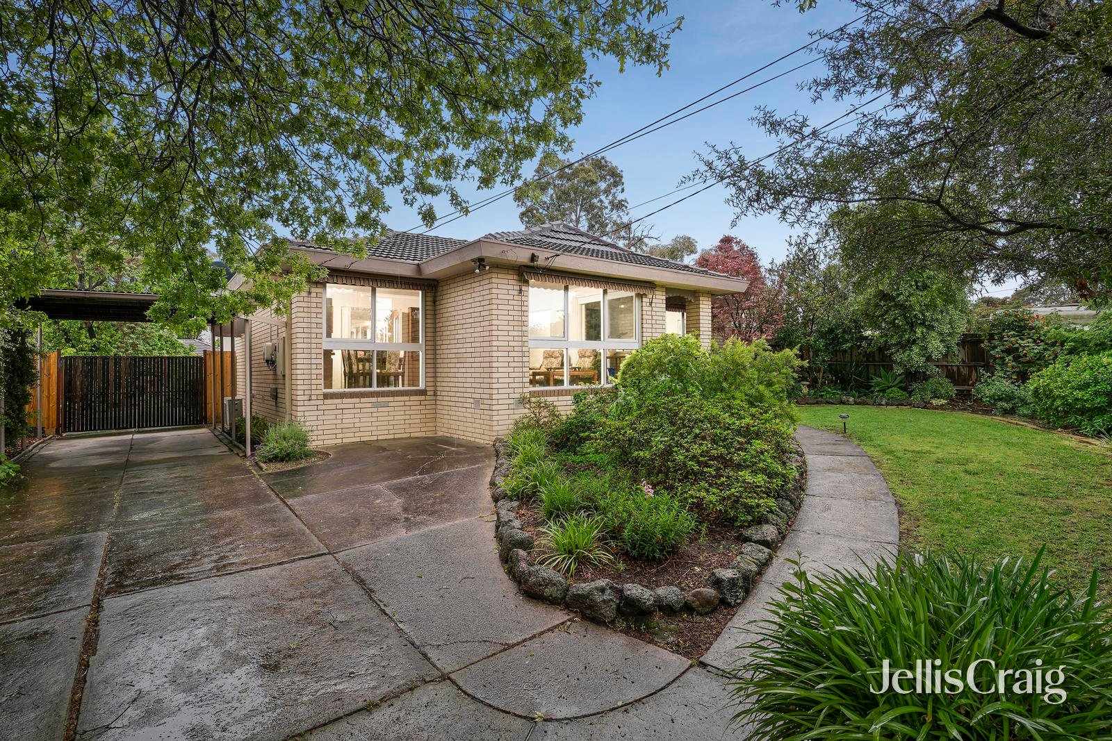 56 Bellara Drive, Mooroolbark image 1