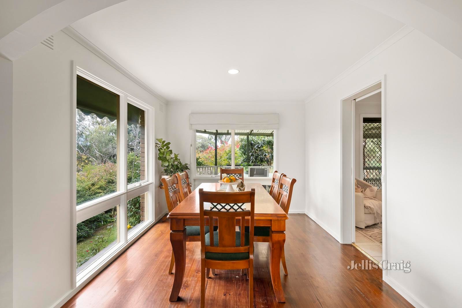 56 Bimbadeen Drive, Mooroolbark image 6