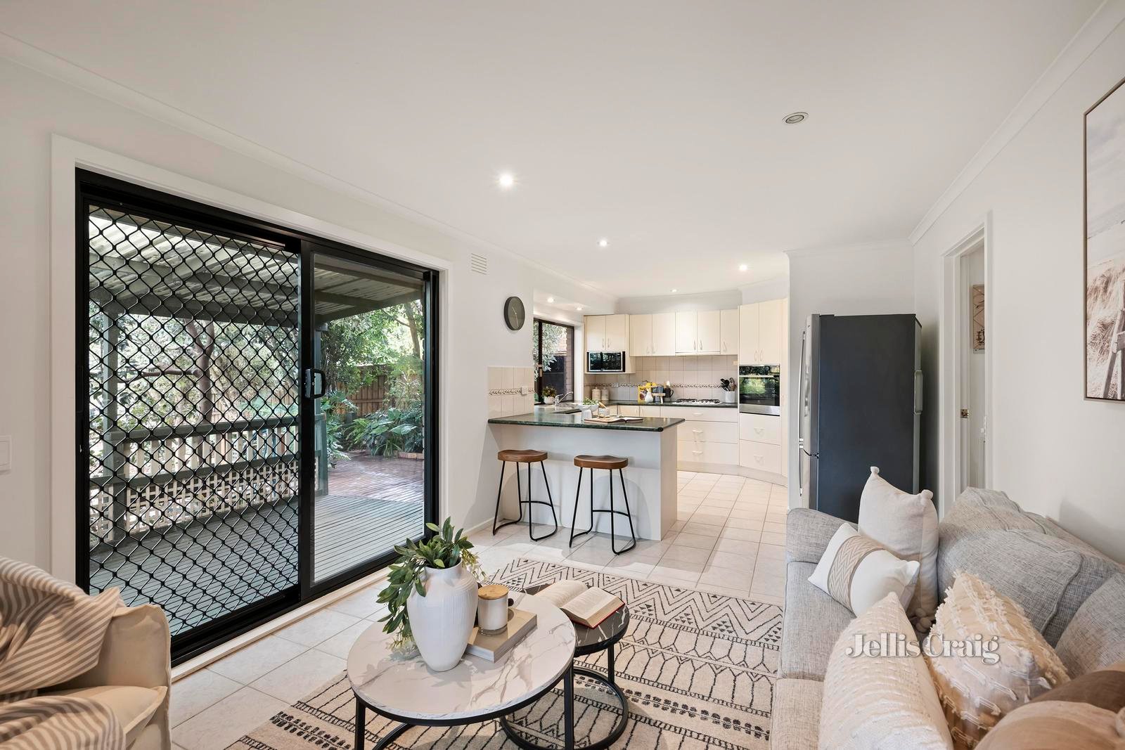 56 Bimbadeen Drive, Mooroolbark image 7