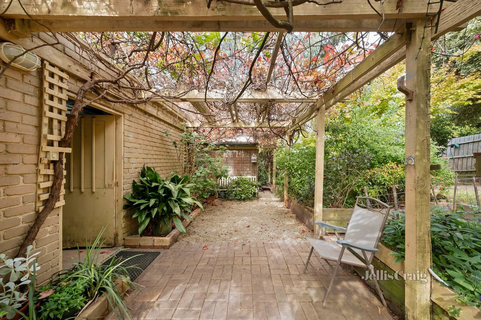 56 Bimbadeen Drive, Mooroolbark image 19