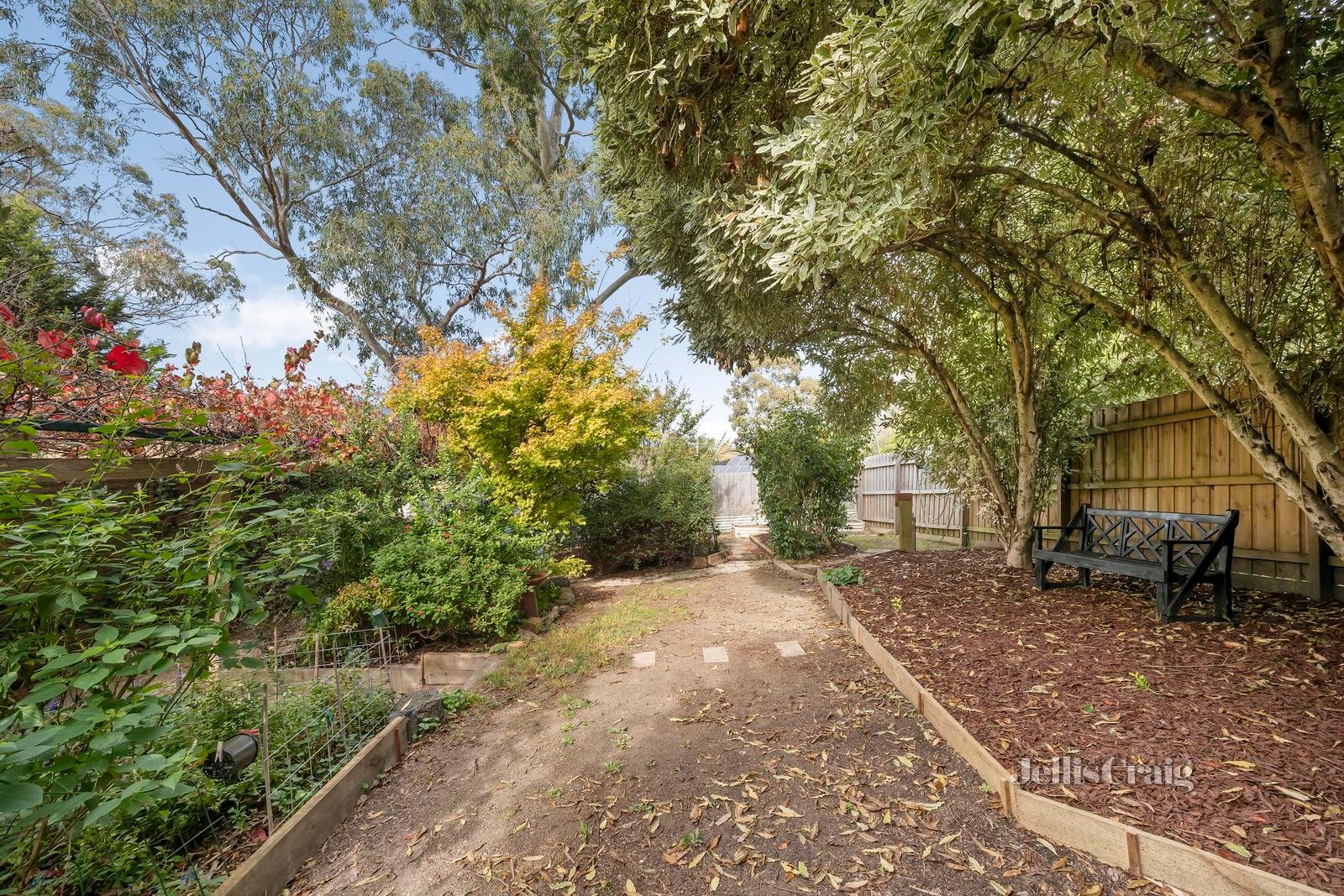 56 Bimbadeen Drive, Mooroolbark image 21