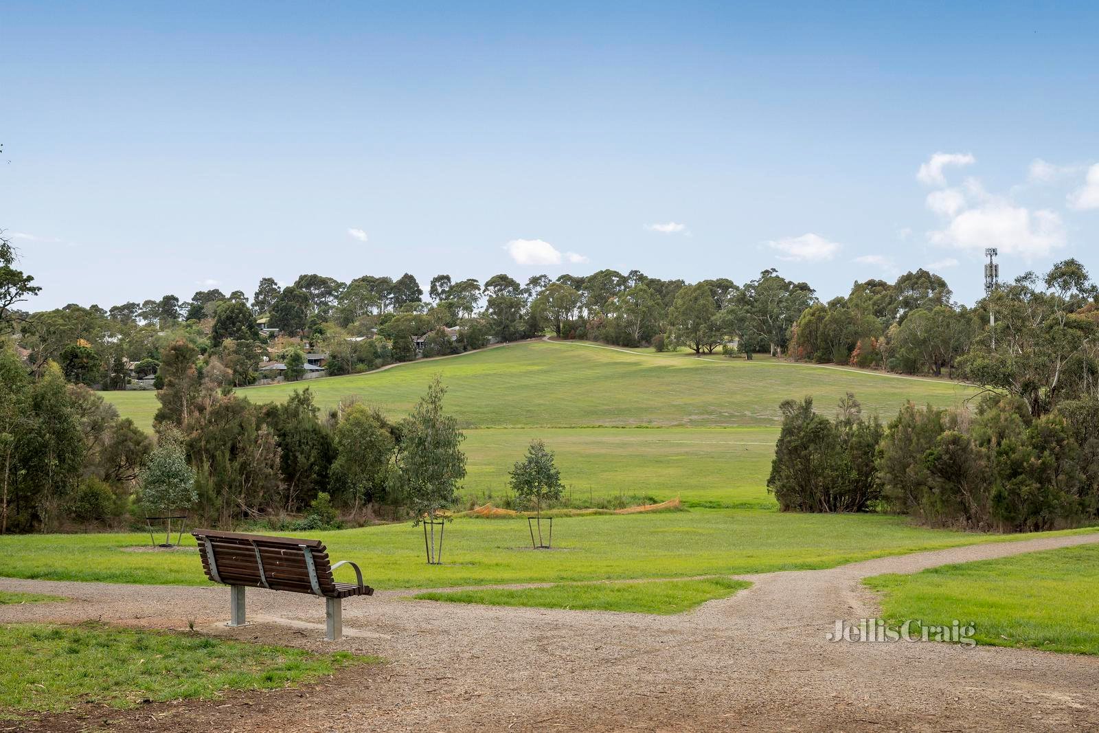 56 Bimbadeen Drive, Mooroolbark image 24