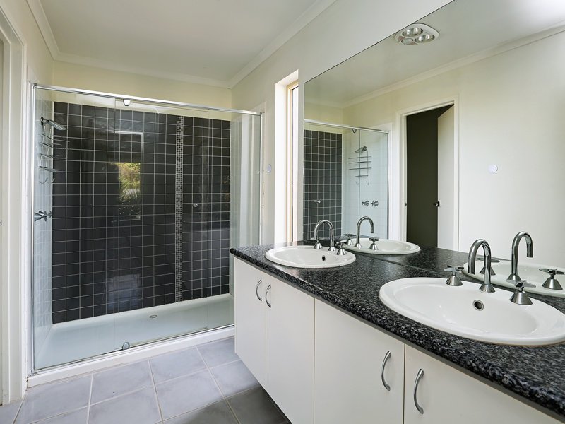 56 Buckingham Street, Lara image 7