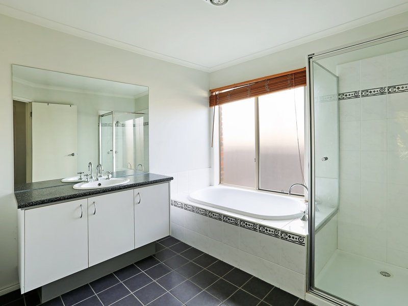 56 Buckingham Street, Lara image 9