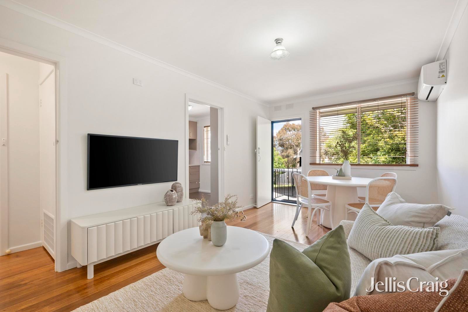 5/6 Central Avenue, Mooroolbark image 2