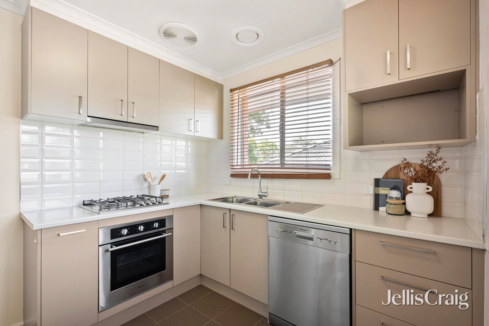 5/6 Central Avenue, Mooroolbark image 5