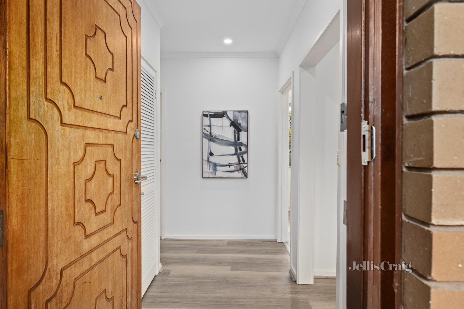 5/6 Edith Street, Glen Waverley image 2