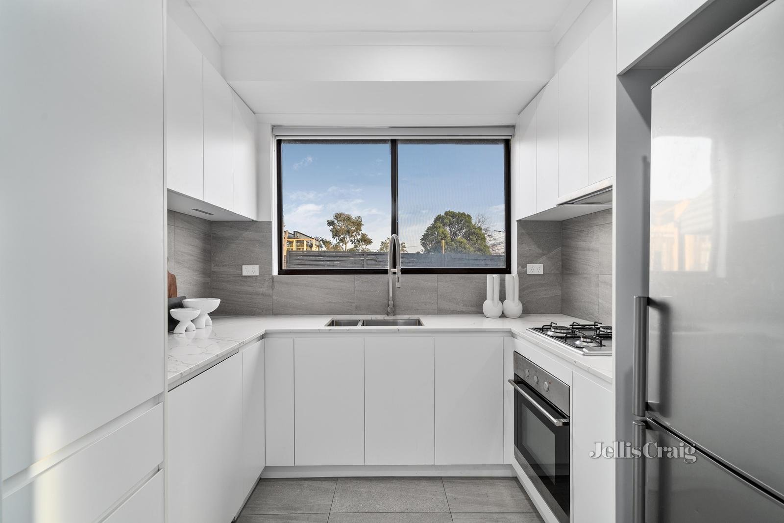 5/6 Edith Street, Glen Waverley image 4