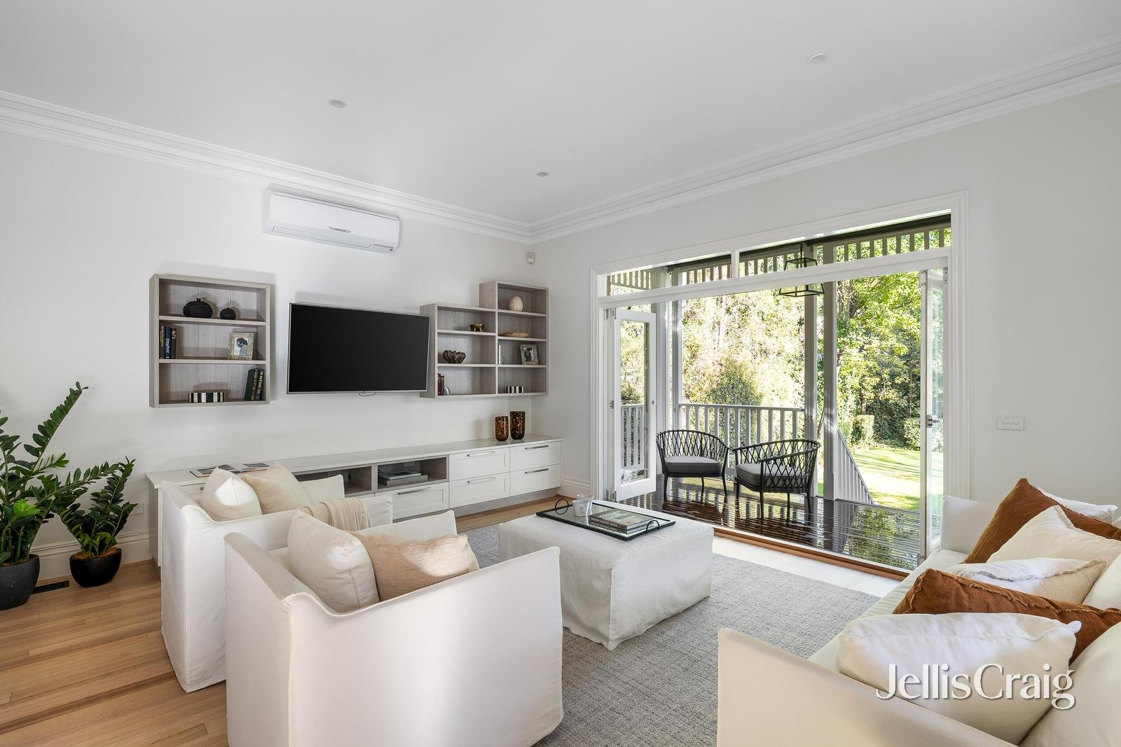 56 Essex Road, Surrey&nbsp;Hills image 4