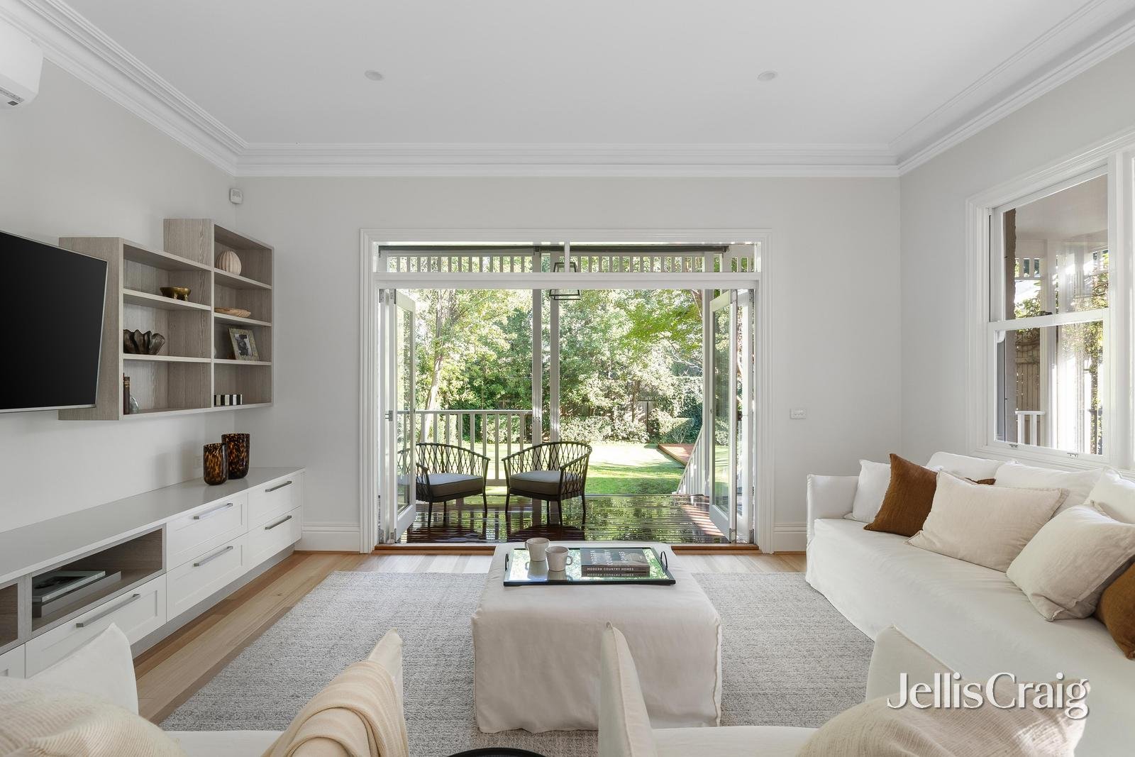 56 Essex Road, Surrey&nbsp;Hills image 6