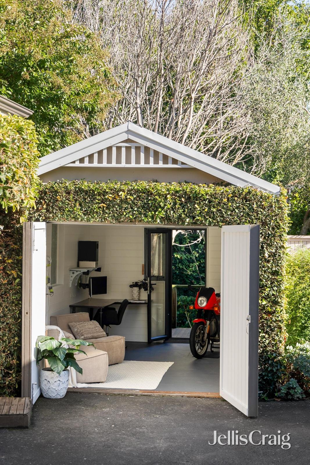 56 Essex Road, Surrey&nbsp;Hills image 19