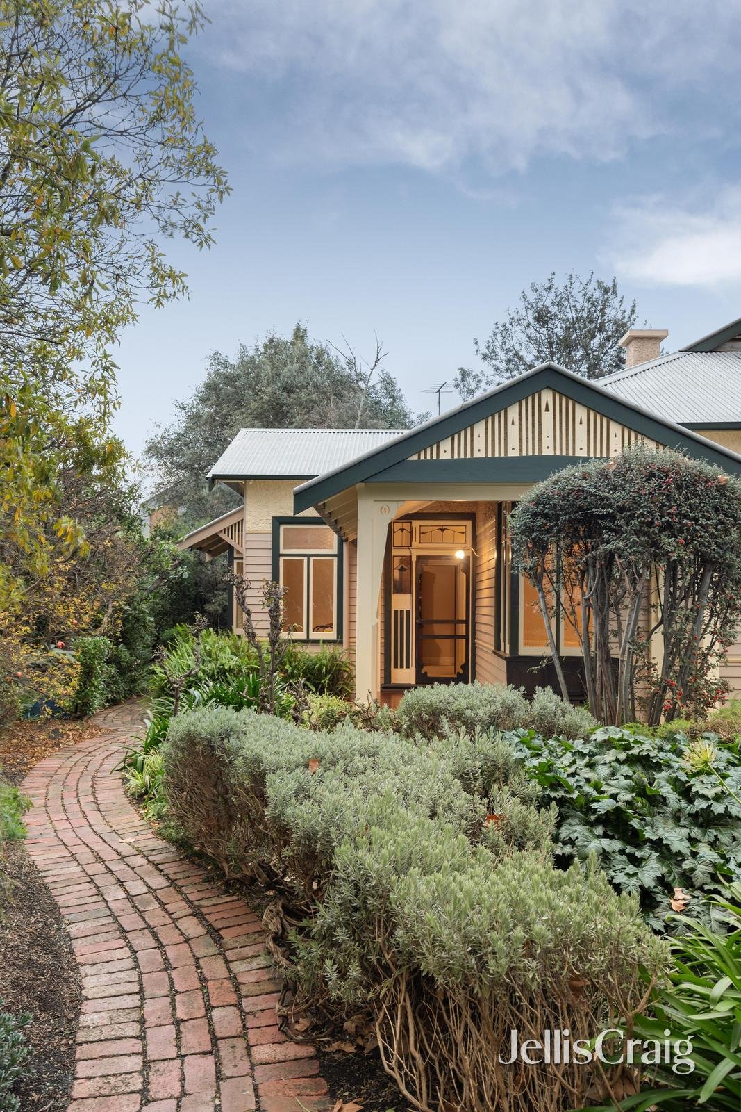 56 Gillies Street, Fairfield image 2