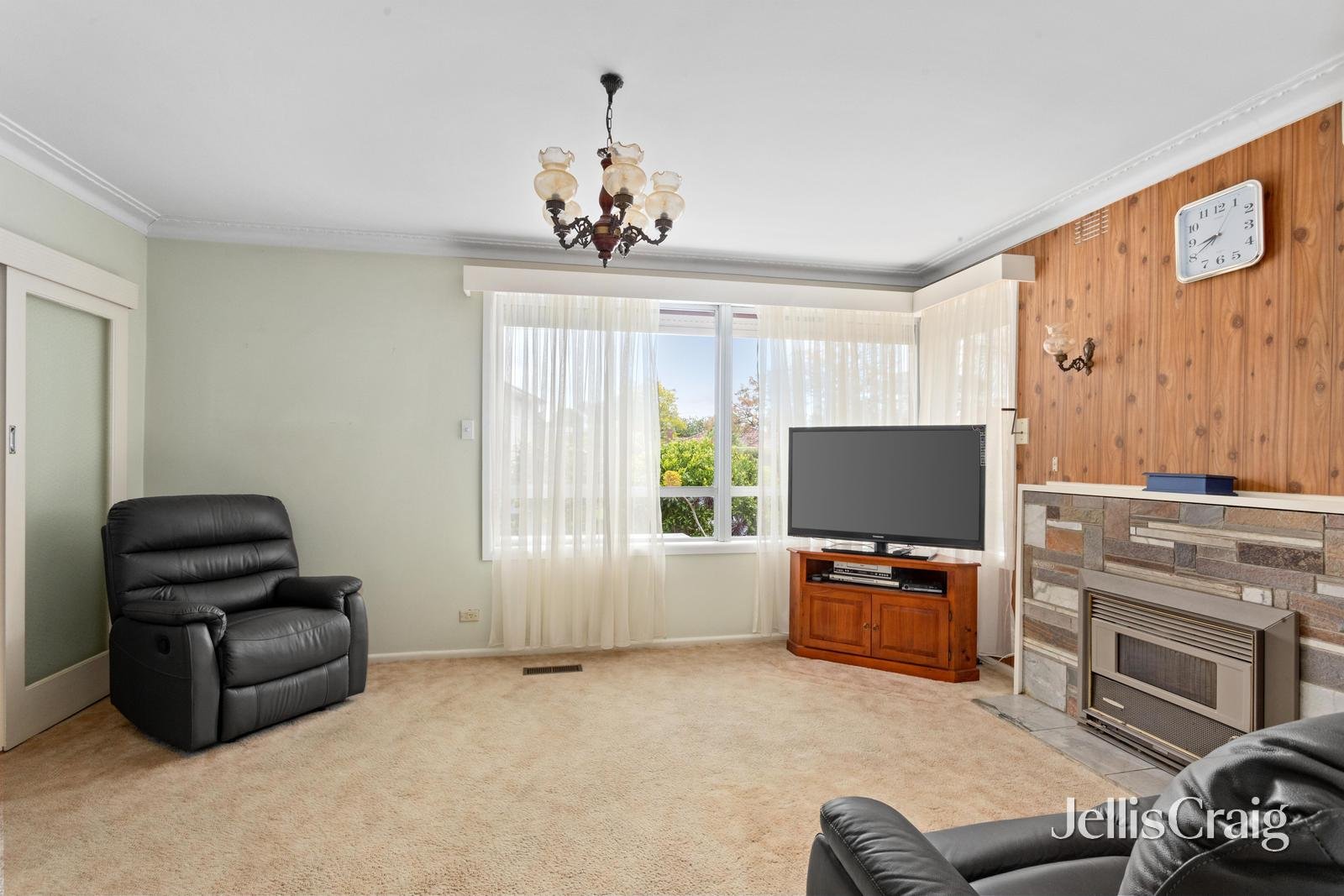 56 Gladesville Drive, Bentleigh East image 2