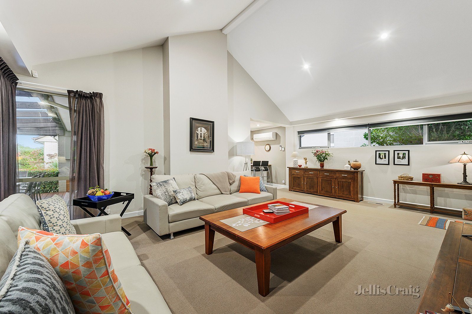 56 Leeds Road, Mount Waverley image 3