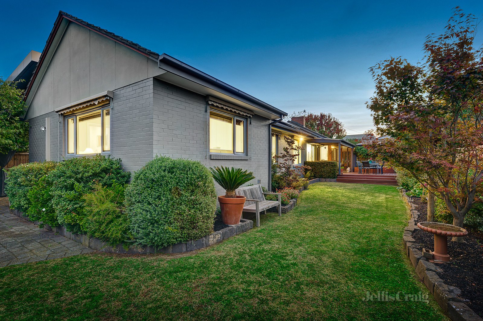 56 Leeds Road, Mount Waverley image 8