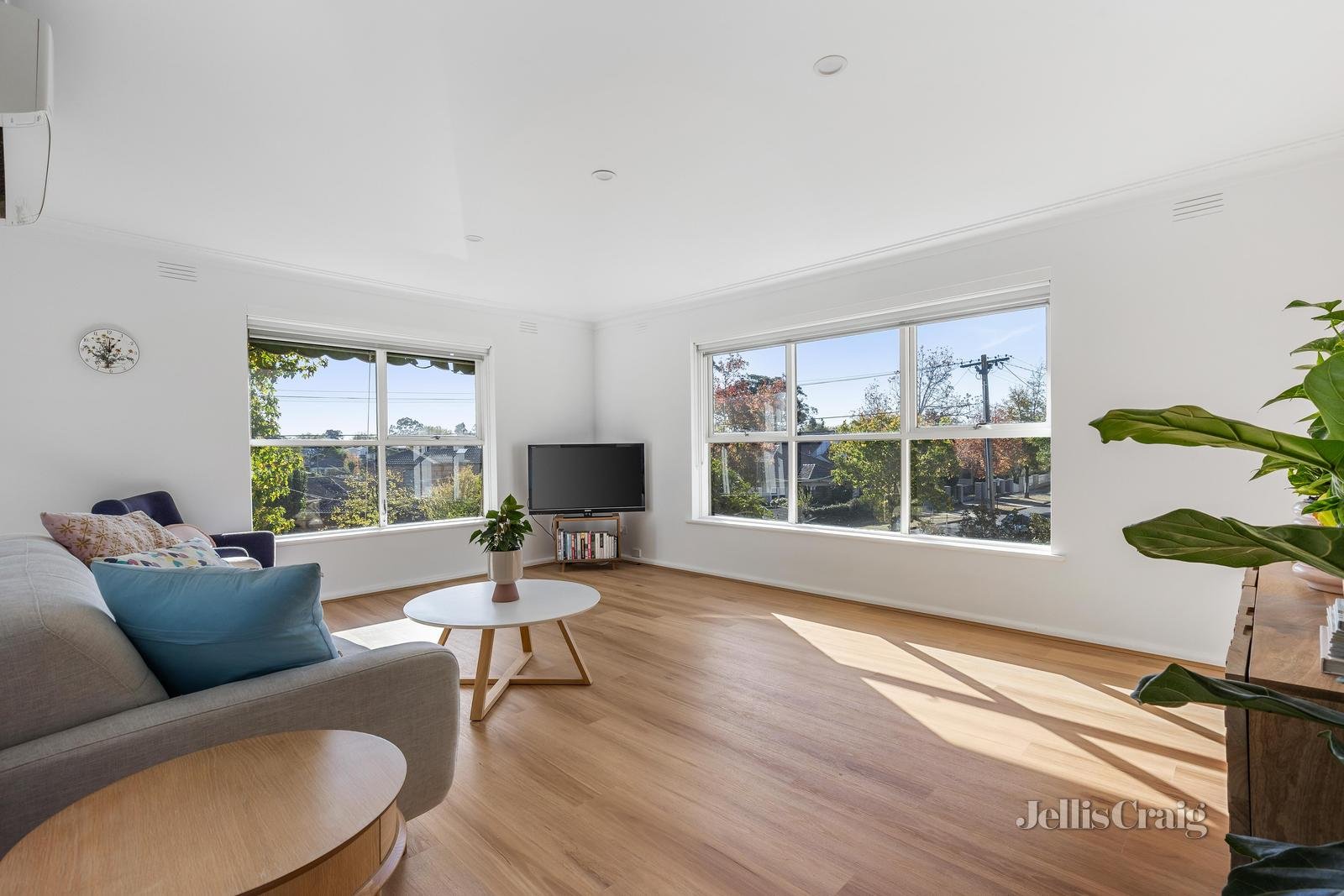 5/6 Leopold Crescent, Mont Albert image 3