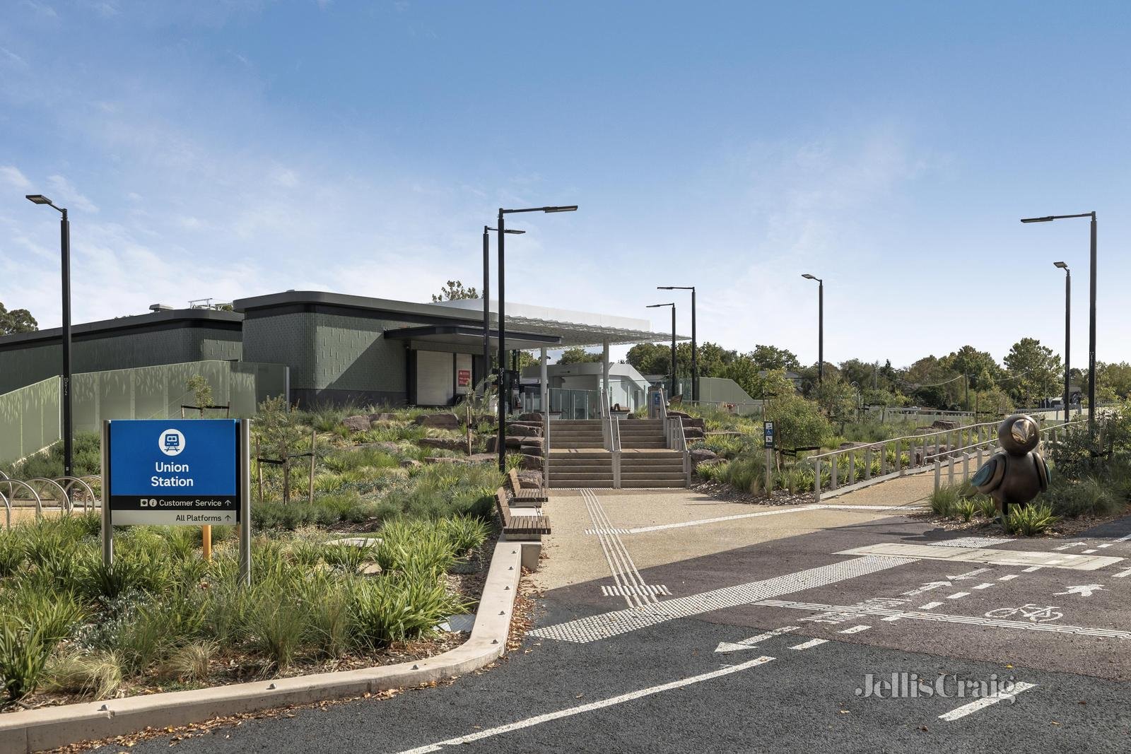 5/6 Leopold Crescent, Mont Albert image 8