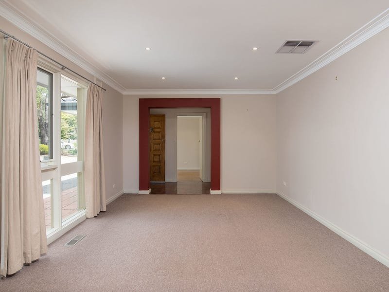 56 Lyons Road, Croydon North image 3