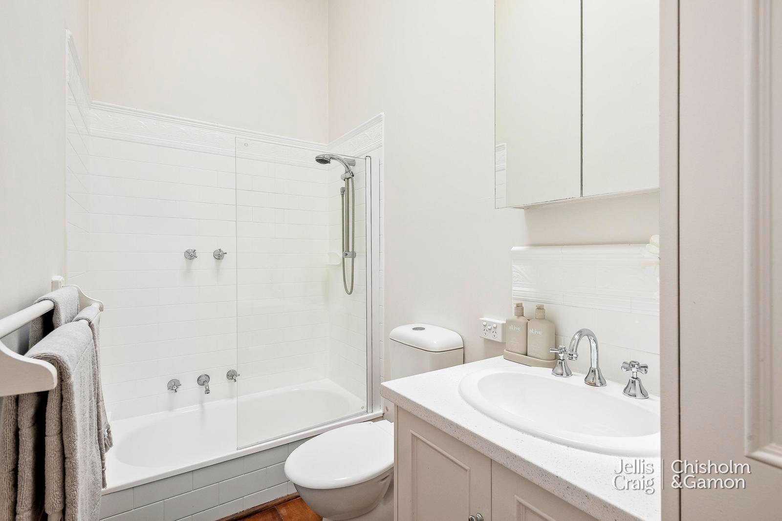 56 Milton Street, Elwood image 15