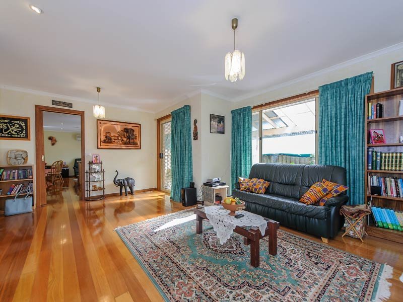 56 Mulduri Cres, Croydon South image 3