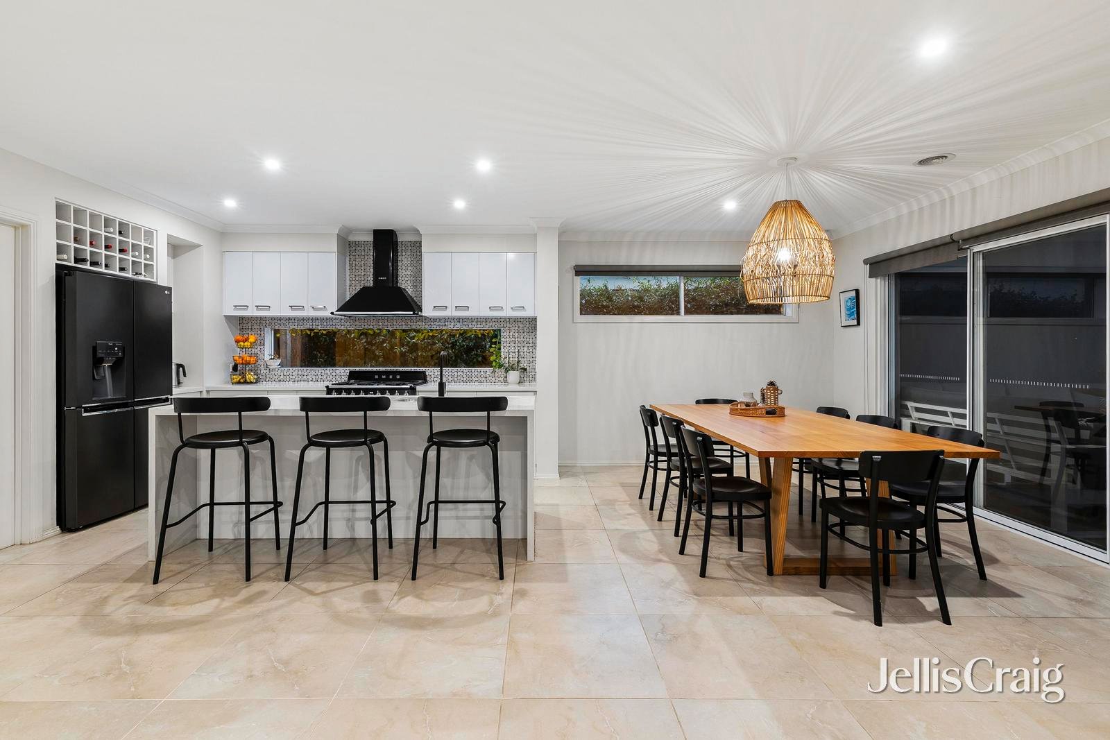 56 Oceanic Drive, Safety&nbsp;Beach image 2