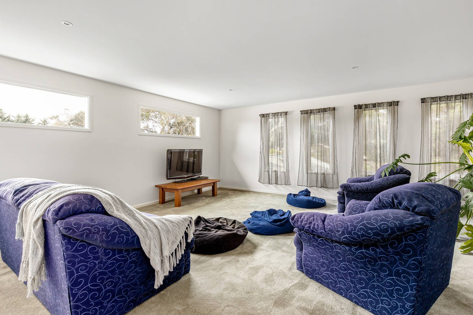 Property Gallery Thumbnail 15