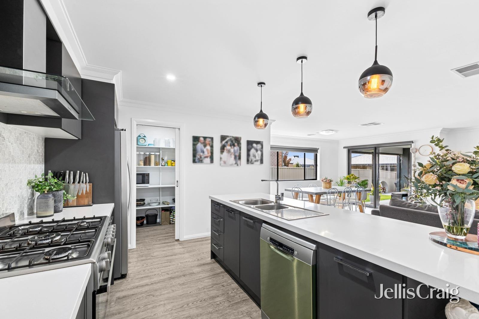 56 Royal York Road, Winter Valley image 3