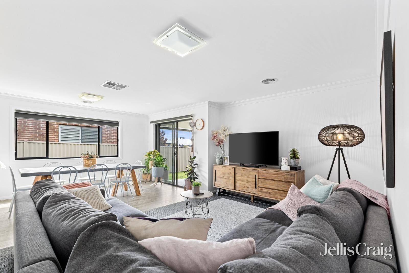 56 Royal York Road, Winter Valley image 6