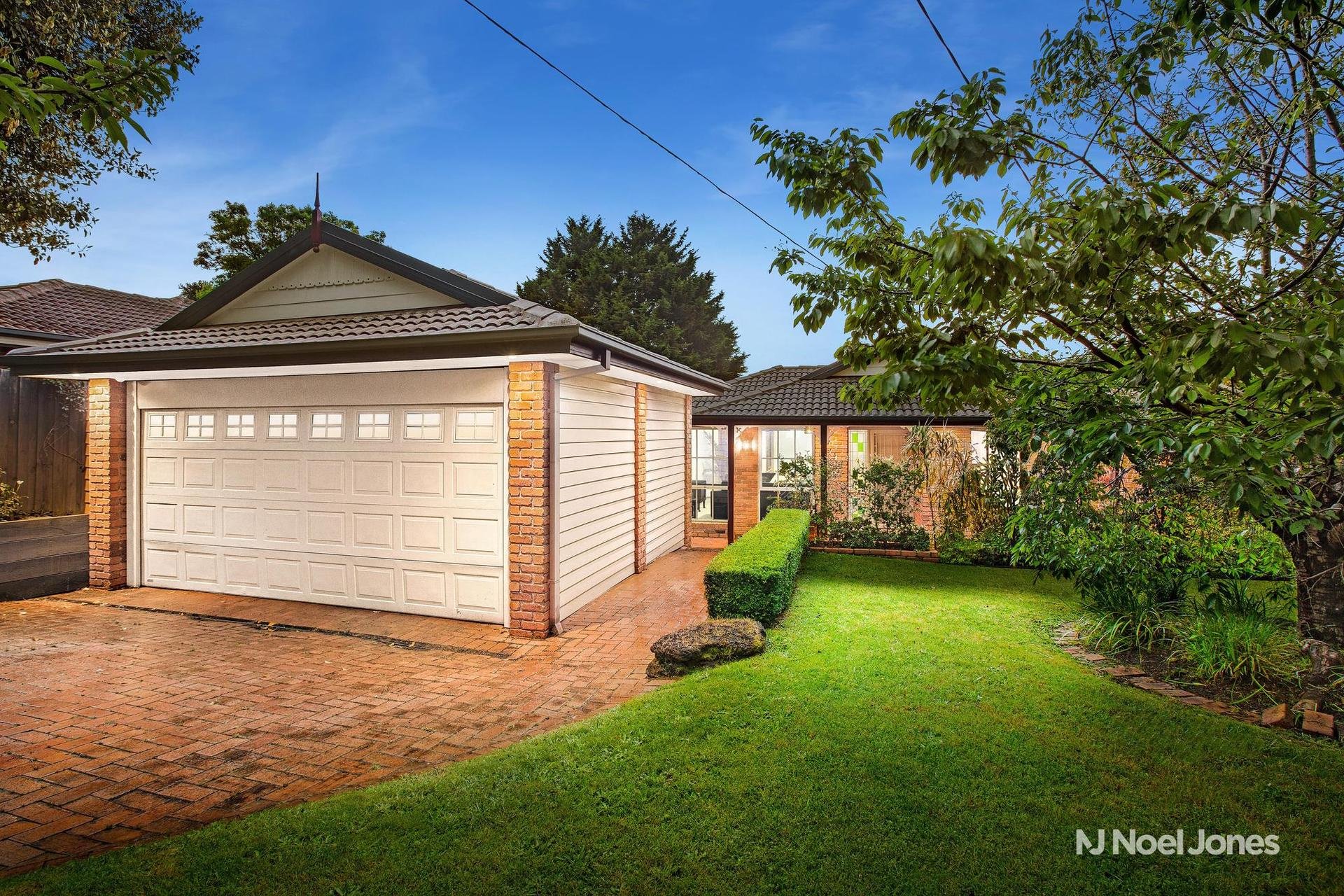 56 Settlers Hill Crescent, CROYDON HILLS VIC 3136 Noel Jones