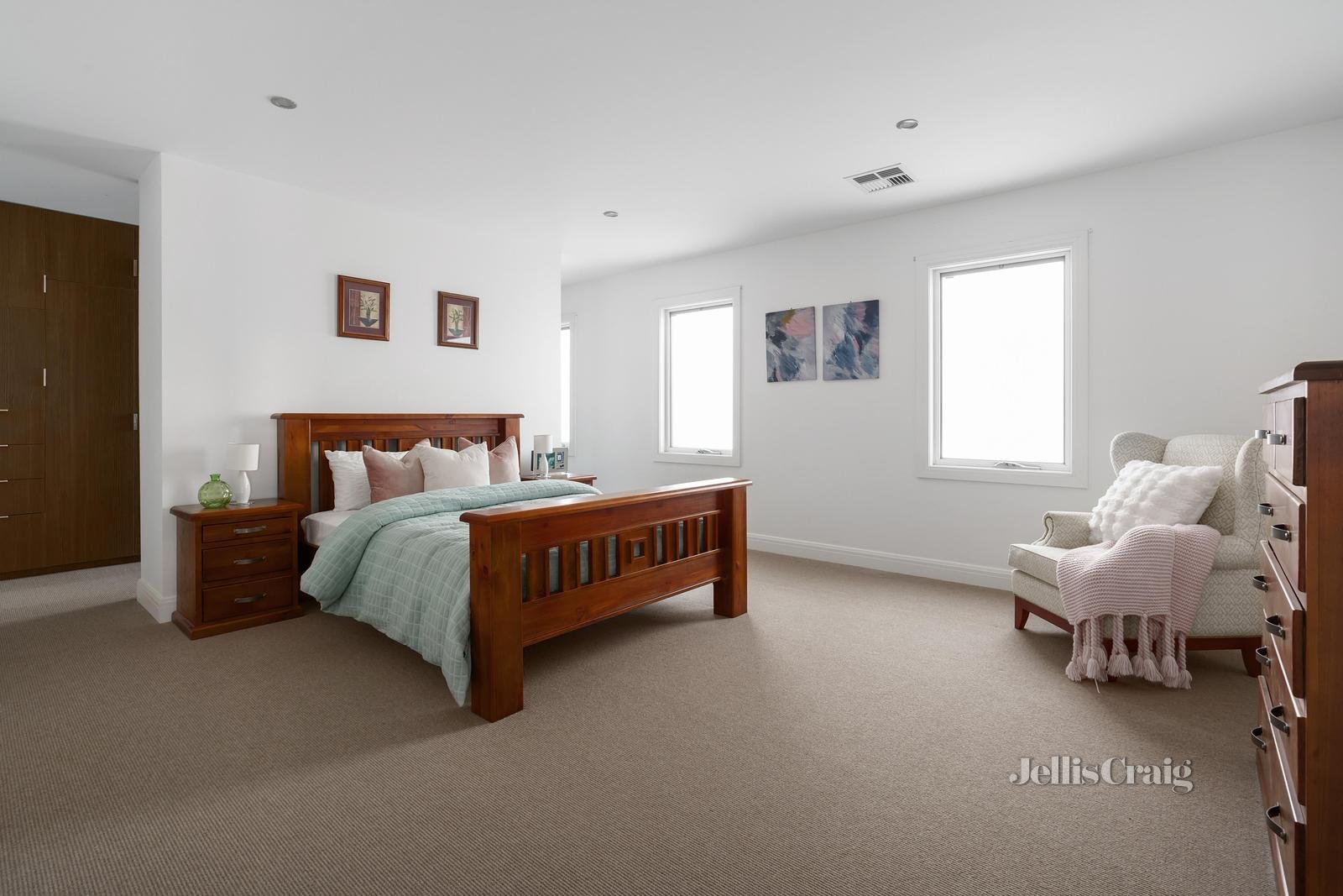 56 St Elmo Road, Ivanhoe image 8