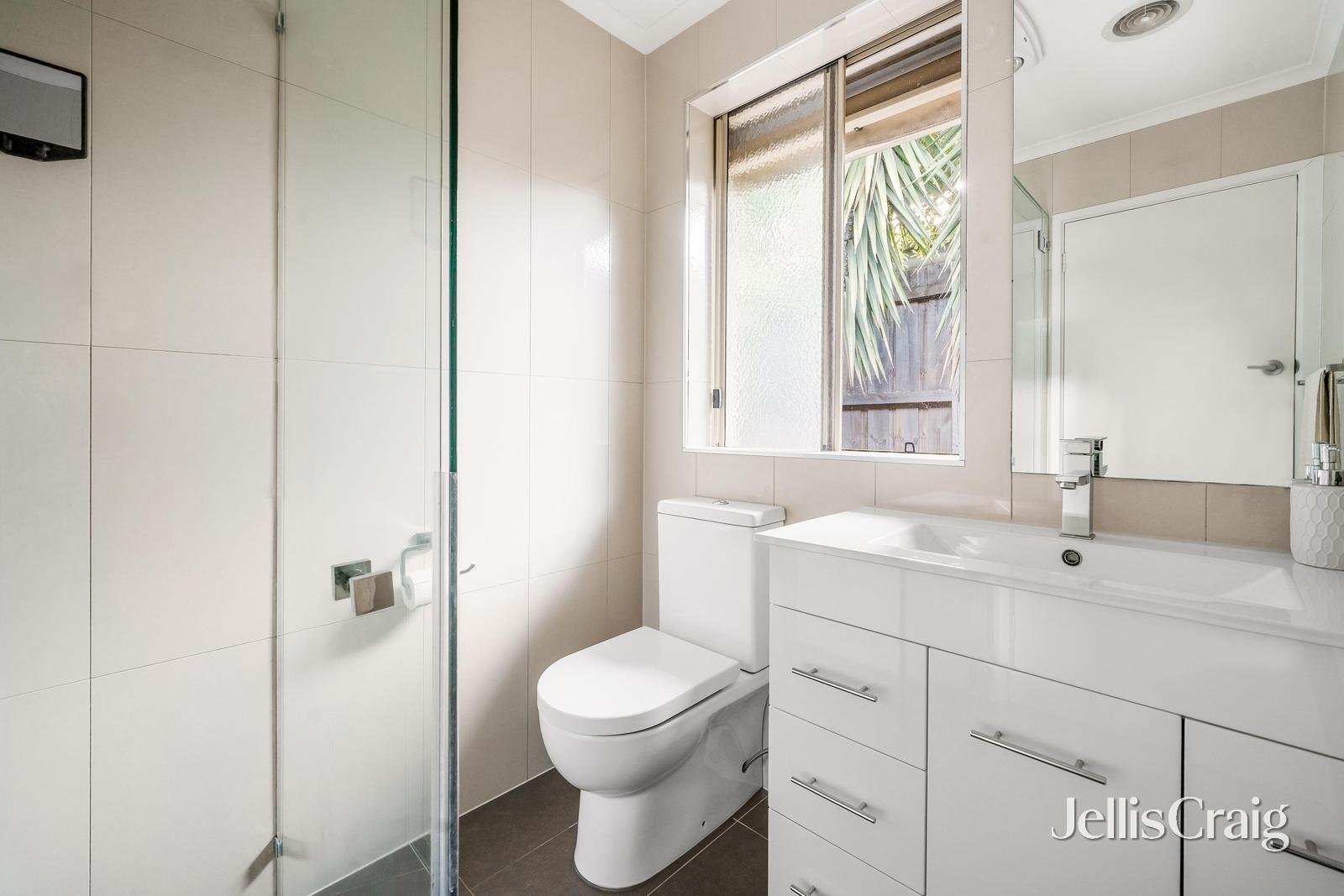 56 Warralong Avenue, Greensborough image 8