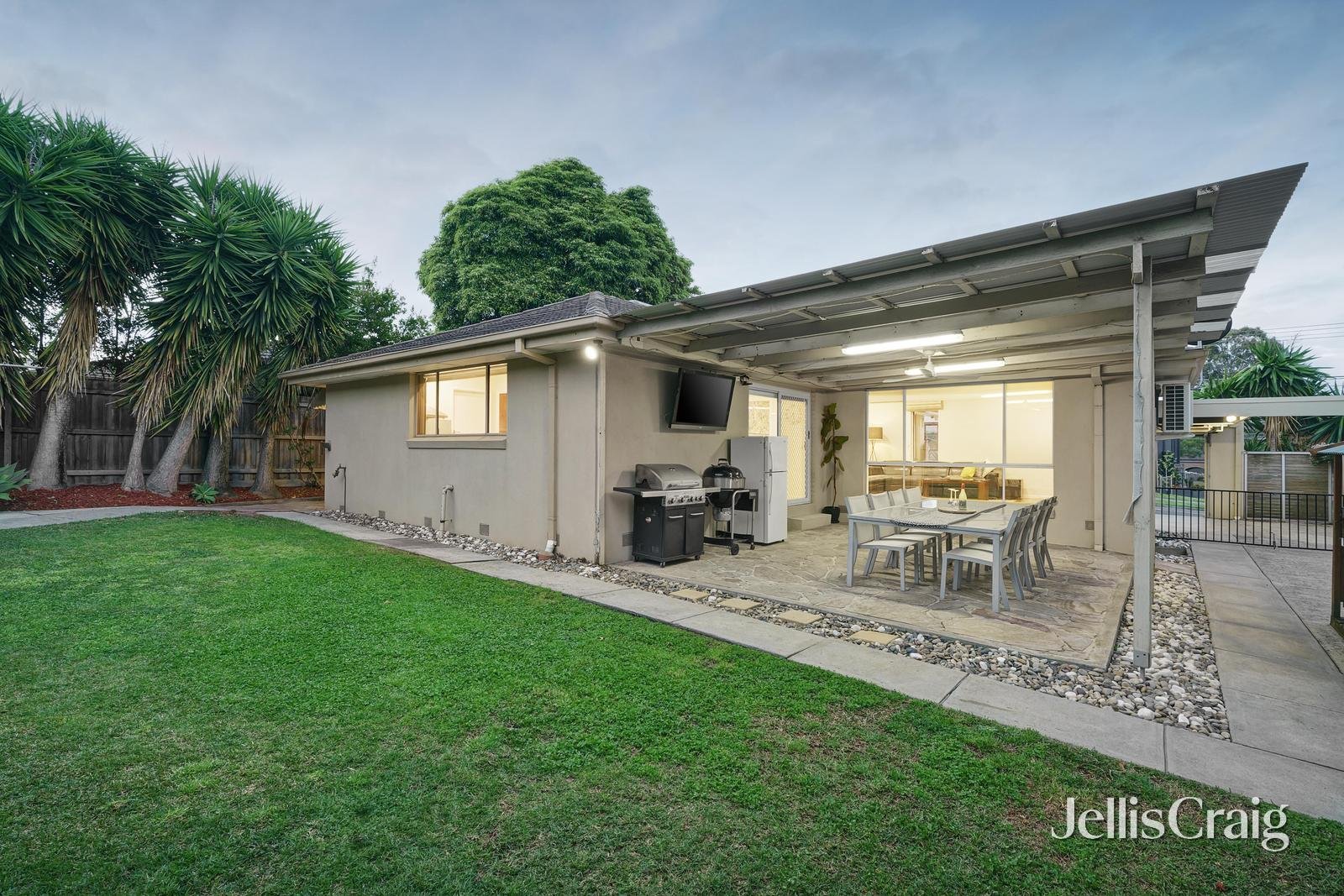 56 Warralong Avenue, Greensborough image 14