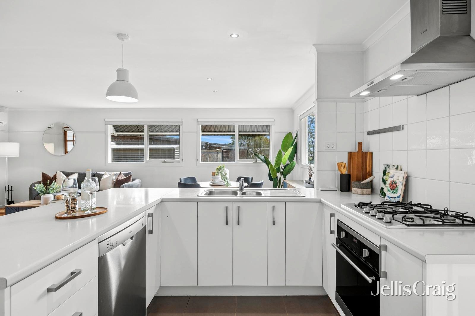 56 Washington Lane, Woodend image 5