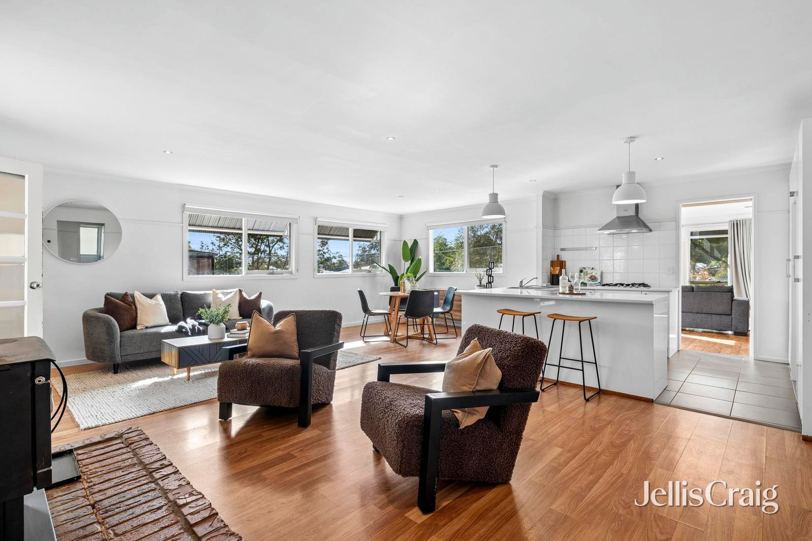 56 Washington Lane, Woodend image 9