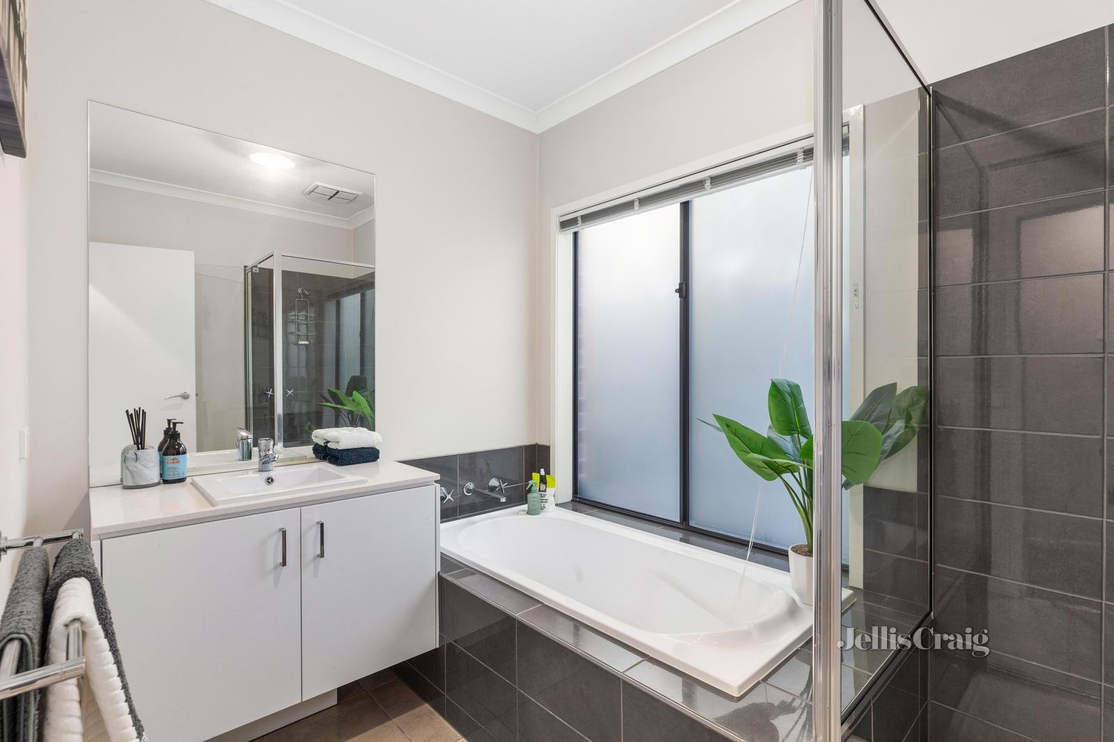 56 Woorawa Drive, Doreen image 10