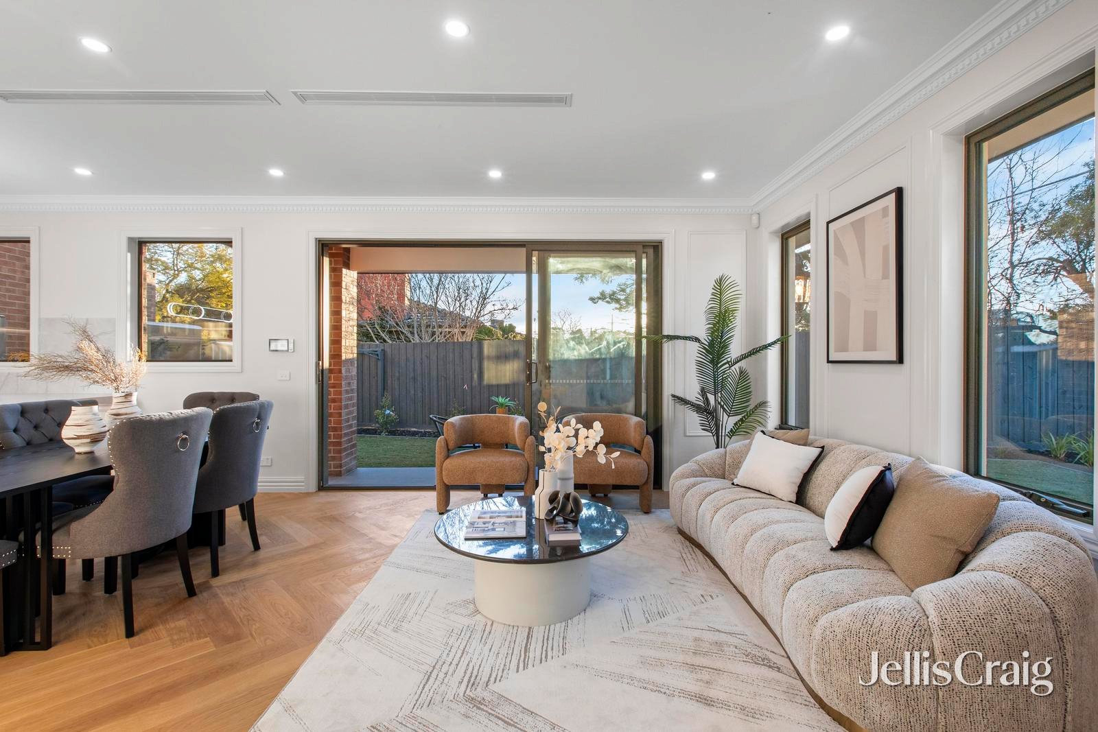 560 Highbury Road, Glen Waverley image 2