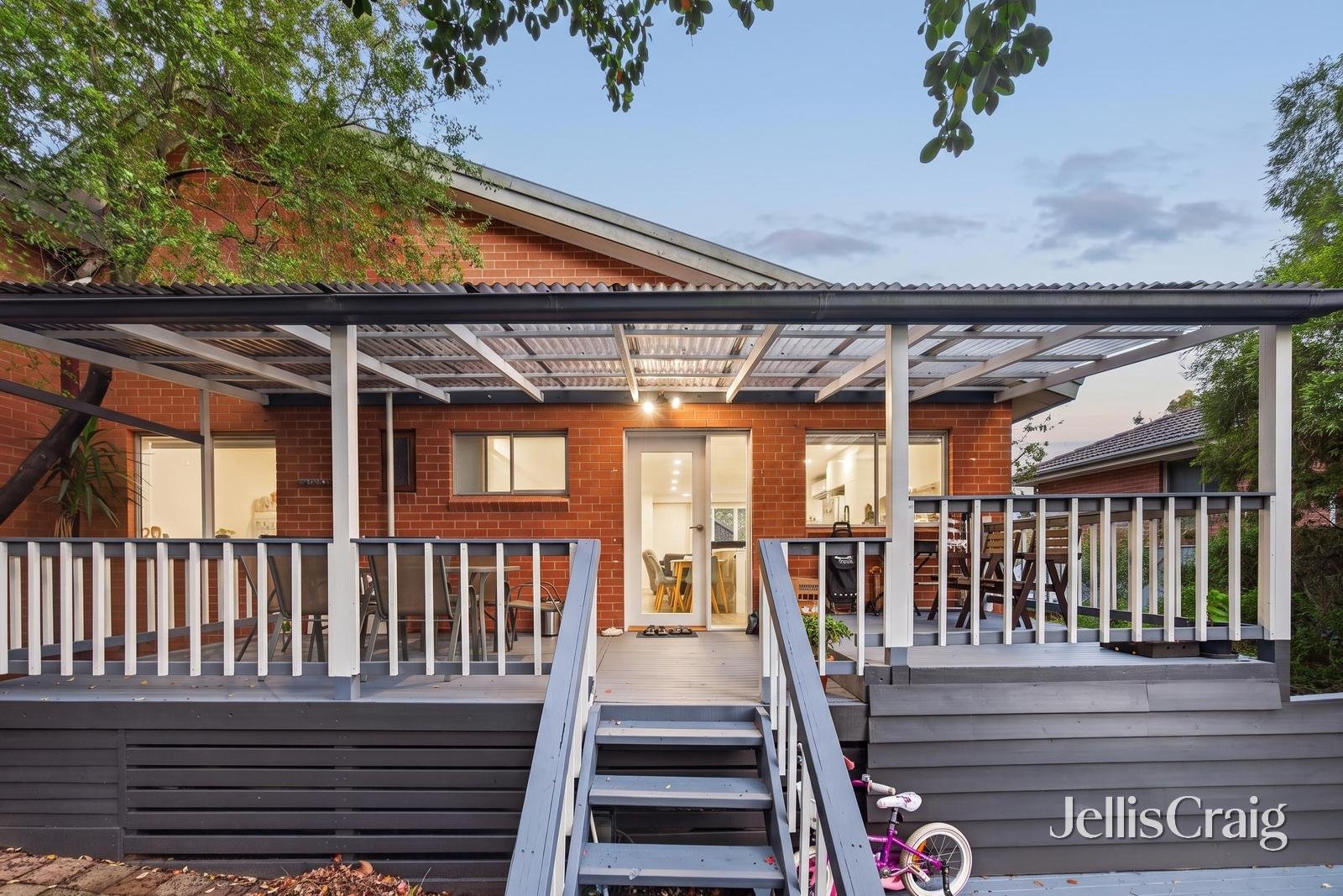 5/61 Nell Street, Greensborough image 11