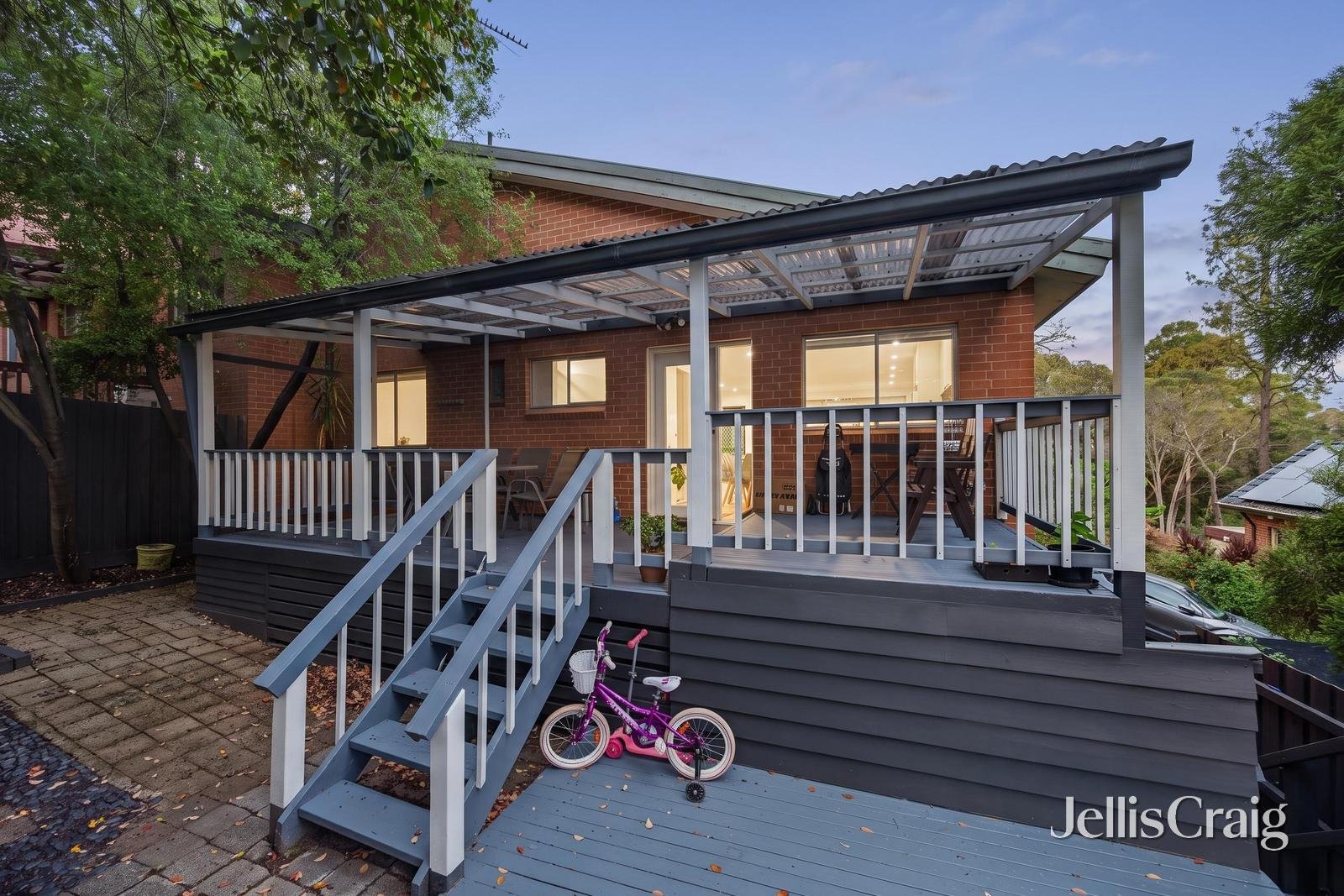 5/61 Nell Street, Greensborough image 12